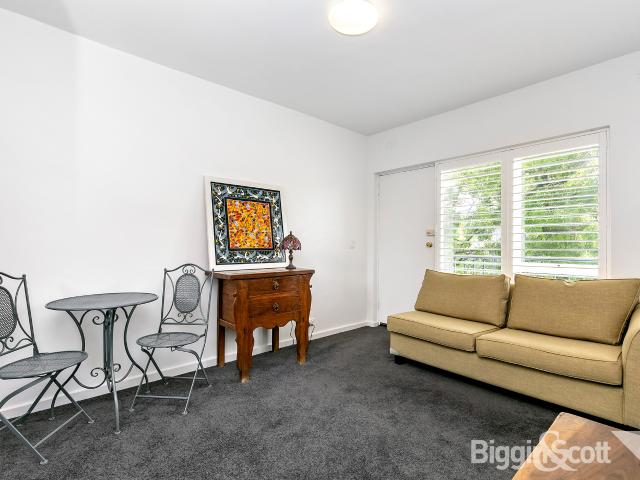 Low Maintenance Living in a Fantastic Location