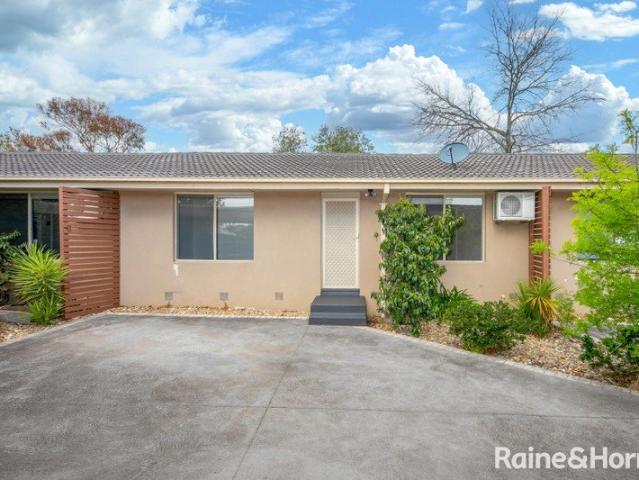 Low Maintenance Living in a Sought After Gisborne Location