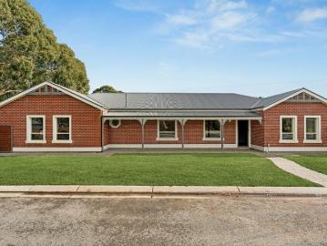 Low Maintenance Living in a Peaceful Community Setting