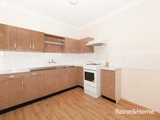 Low Maintenance Living in a Perfect Location!