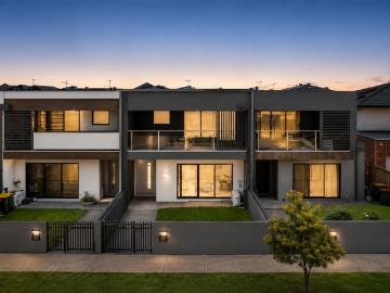 Low Maintenance Living in a Prime Coastal Pocket