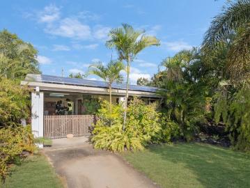 Low Maintenance Living in a Prime Cranbrook Location!
