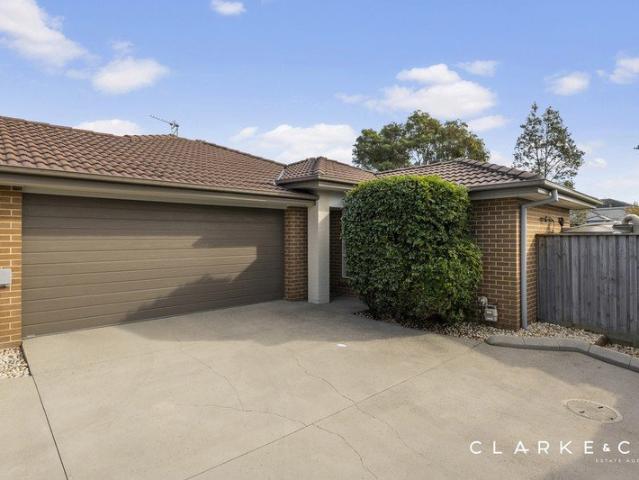 LOW MAINTENANCE LIVING IN A PRIME ABERGLASSLYN LOCATION!