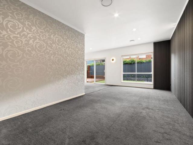 Low Maintenance Living in a Prime Gowanbrae Location