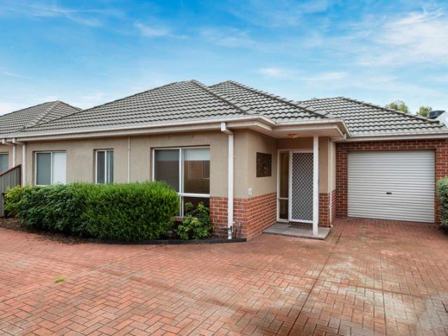 Low Maintenance Living in a Prime Gowanbrae Location