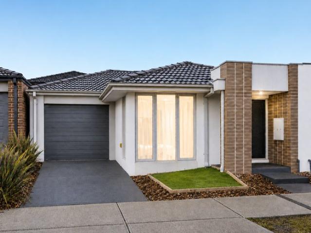 Low Maintenance Living in a Prime Fraser Rise Location