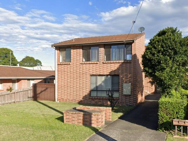 LOW MAINTENANCE LIVING IN A PRIME LAKE ILLAWARRA LOCATION