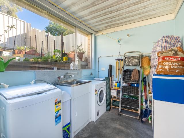 Low maintenance living in a prime Shoalwater location