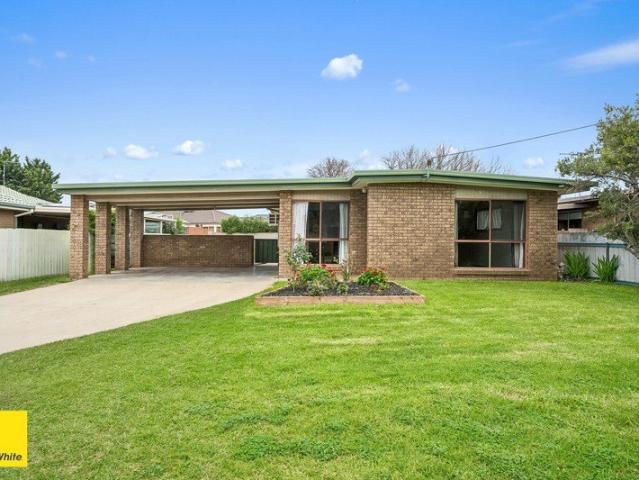 Low Maintenance Living in a Prime Quiet Pocket