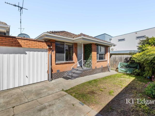 Low Maintenance Living in a Prime Reservoir Location!