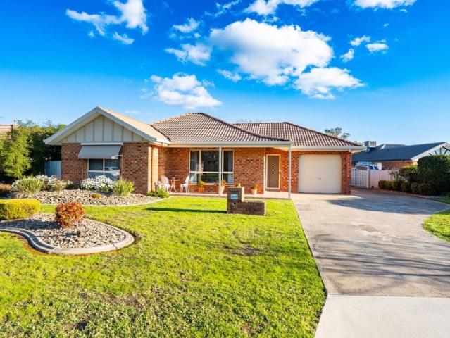 Low Maintenance Living in a Quiet Court