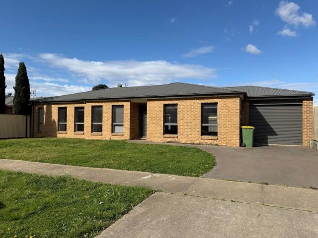 Low Maintenance Living in a Quiet Court