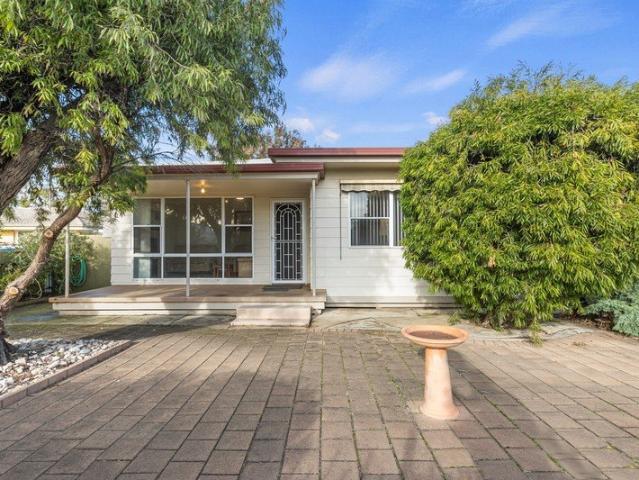 Low Maintenance Living in a Quiet, Convenient Location