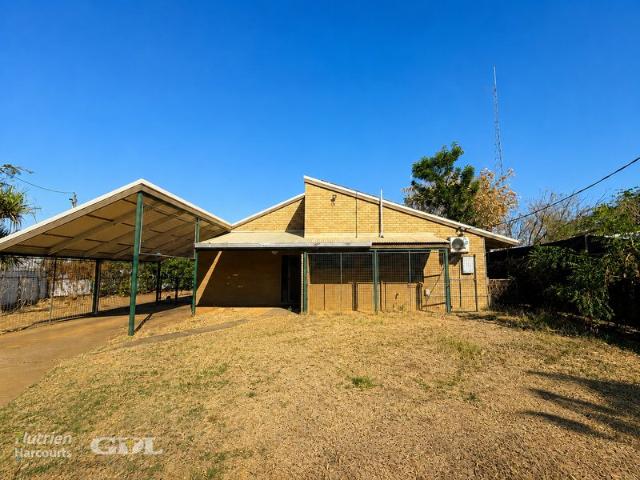 Low Maintenance Living in a Quiet Cul de Sac | Ideal Home or Investment