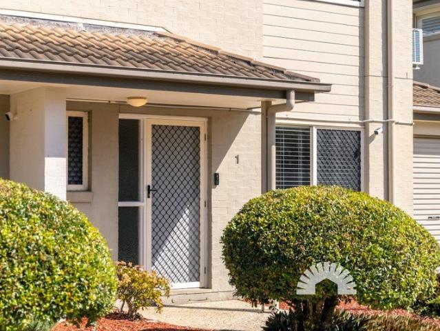Low Maintenance Living in a Well Kept Complex