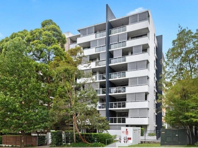 Low Maintenance Living in an Unbeatable Location
