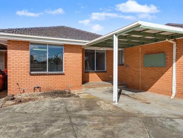 Low Maintenance Living in Central Werribee! APPLICATIONS NOW OPEN