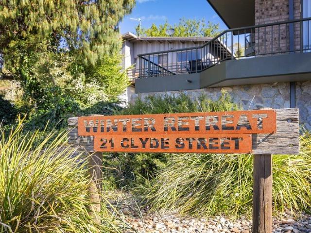 Low Maintenance Living In Clyde Street With Two Car Spaces & Excellent Storage