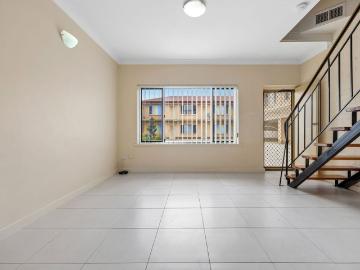Low maintenance Living in convenient coastal location