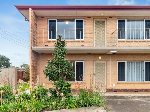 Low maintenance living in convenient coastal location