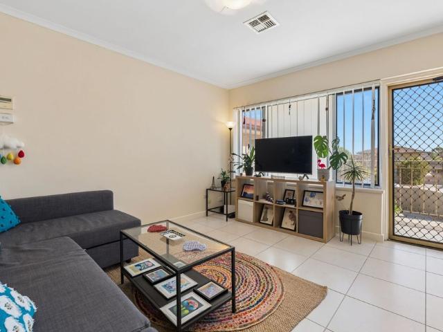 Low maintenance living in convenient coastal location