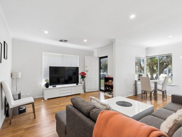 Low Maintenance Living in Convenient Broadview
