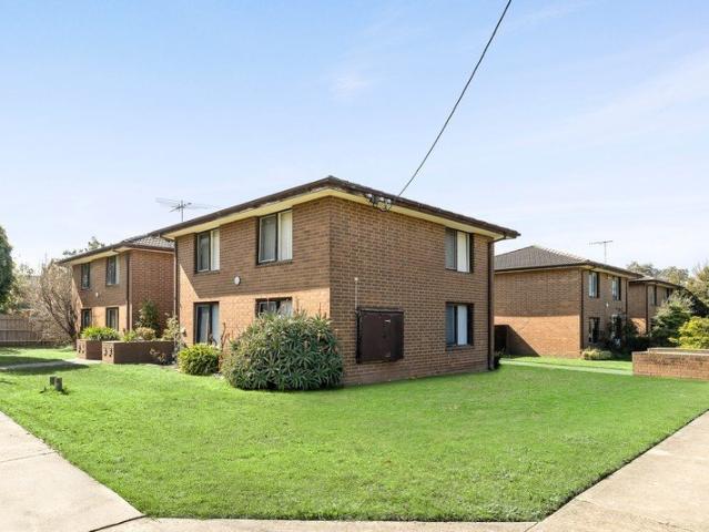 Low Maintenance Living in Convenient Hastings Location