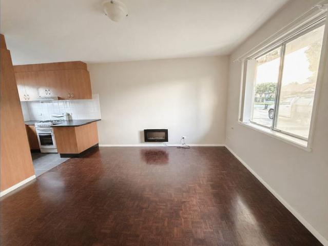 Low maintenance living in convenient location!