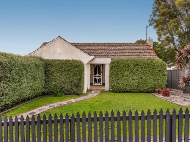 Low Maintenance Living in Convenient Newcomb