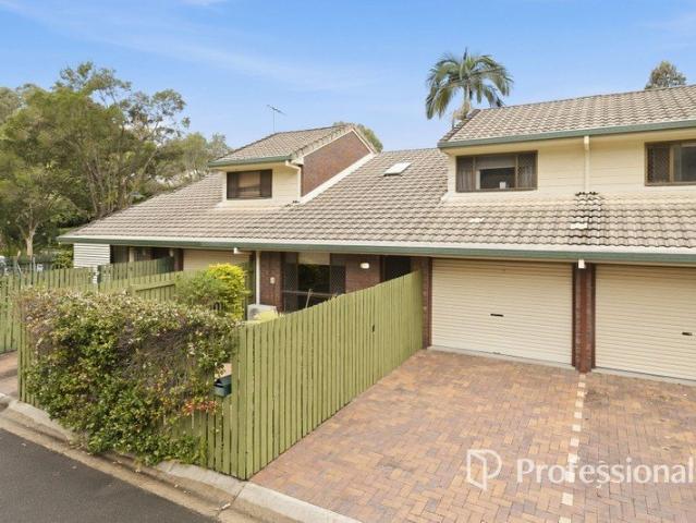 Low maintenance living in Ferny Terraces!