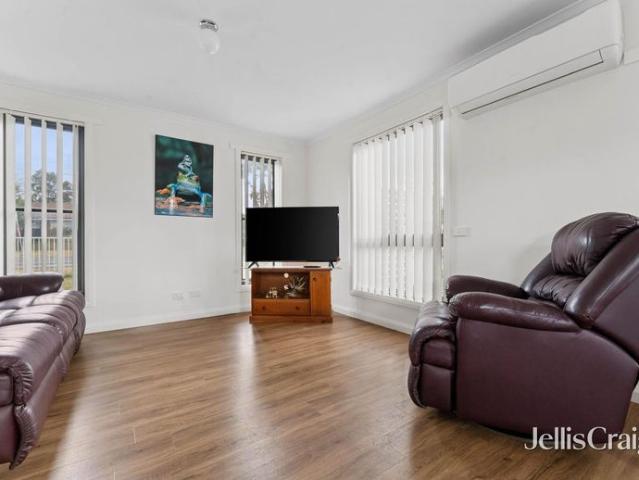 Low maintenance living in handy location!