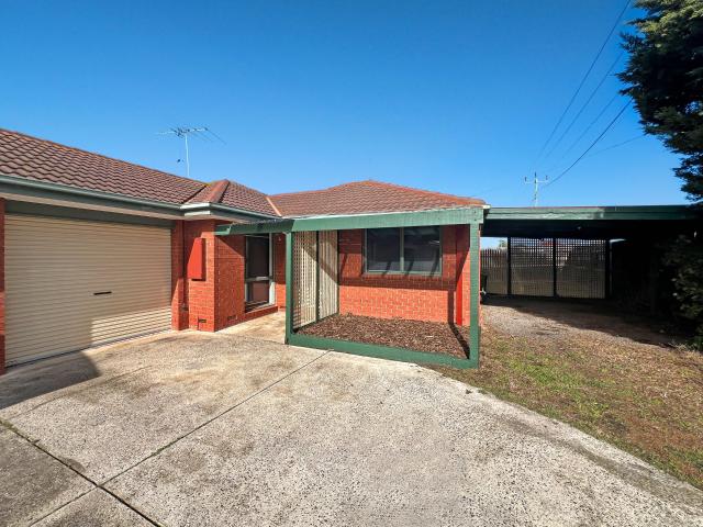 Low maintenance living in ideal location