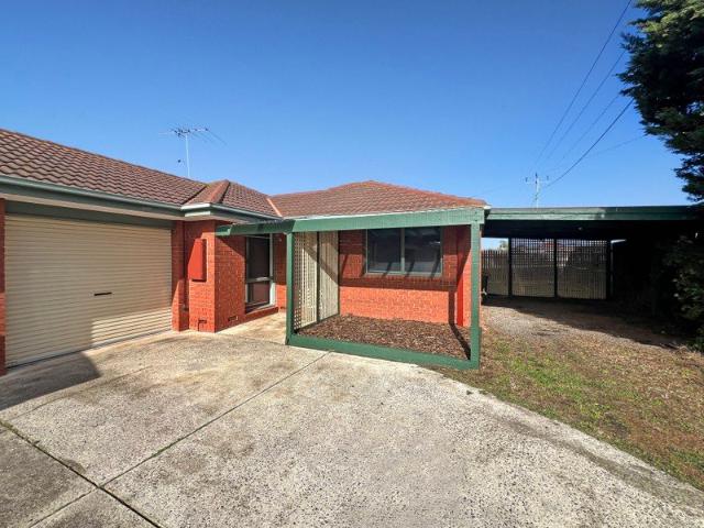 Low maintenance living in ideal location