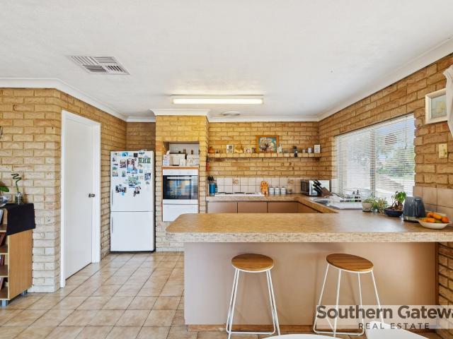 Low maintenance living in perfect location
