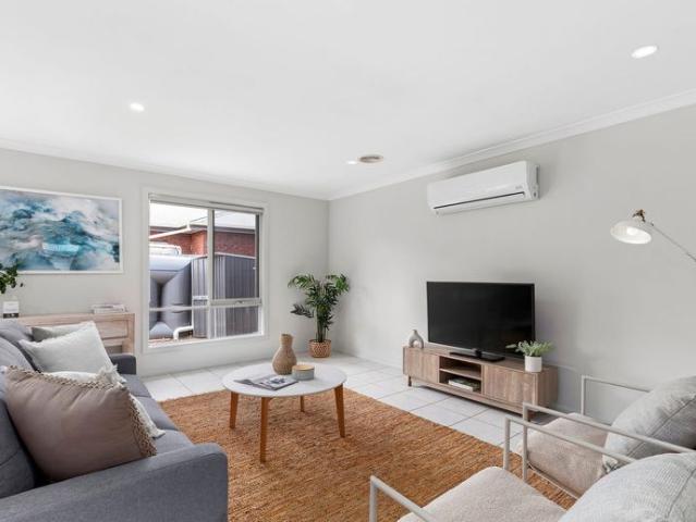 Low Maintenance Living in Prime Belmont Location!