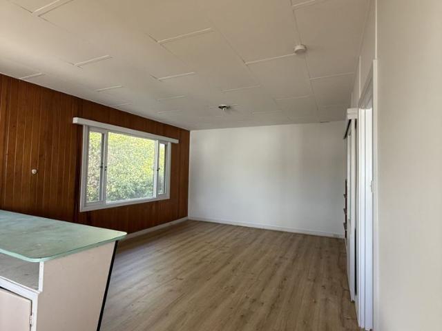 Low maintenance living in prime location!