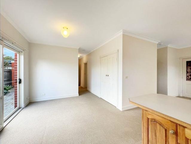 Low maintenance living in prime location