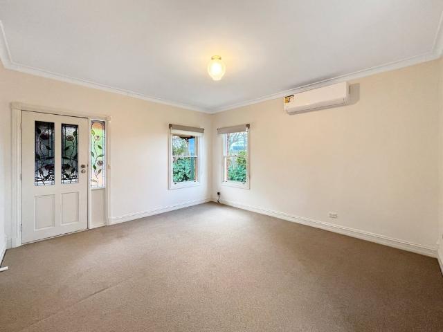 Low maintenance living in prime location