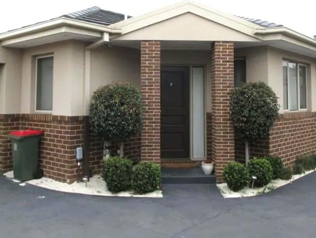 Low maintenance living in prime location