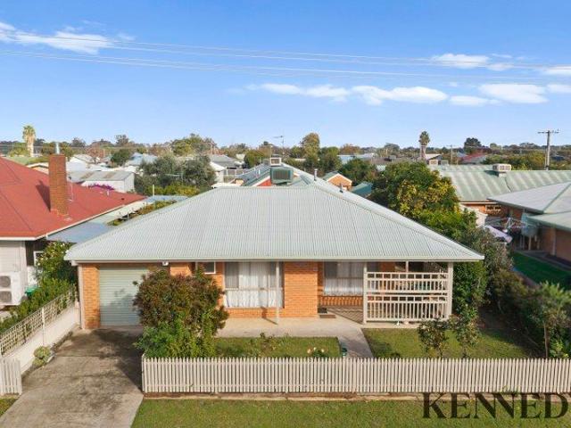 Low Maintenance Living in the Heart of Yarrawonga