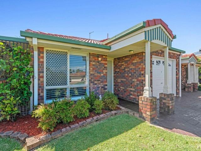 LOW MAINTENANCE LIVING IN THE HEART OF BANKSIA BEACH