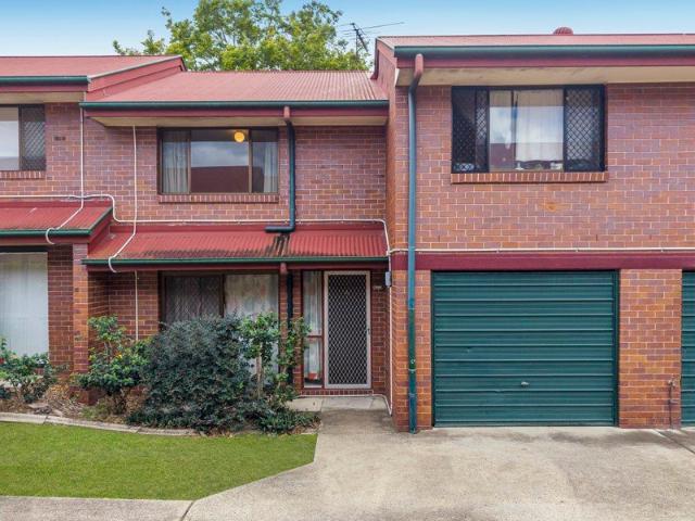 Low Maintenance Living in the heart of Bellbird Park!