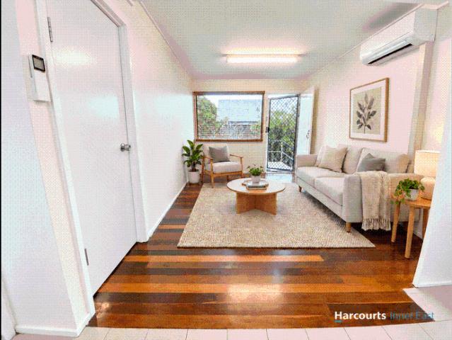 Low Maintenance Living in the Heart of Holland Park