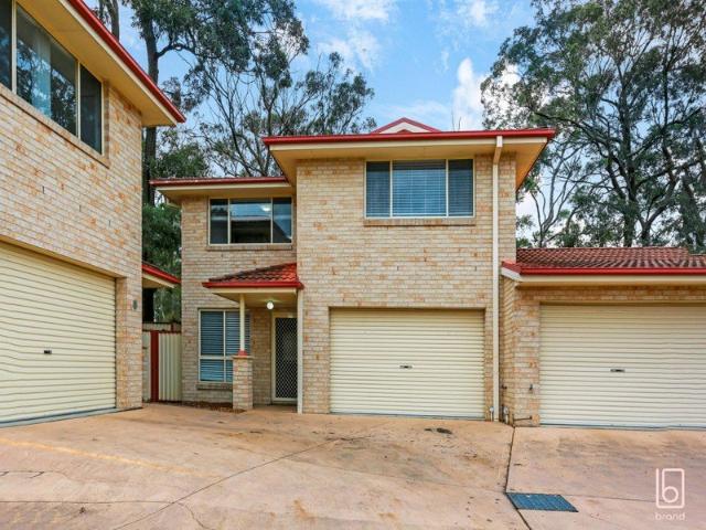 Low Maintenance Living in the Heart of Lake Haven