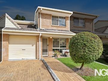 Low Maintenance Living in the Heart of Loganlea