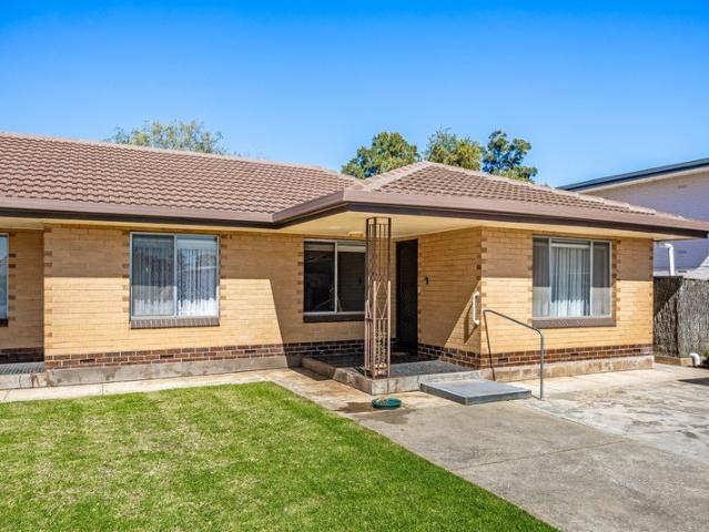 Low Maintenance Living in the Heart of Mitchell Park
