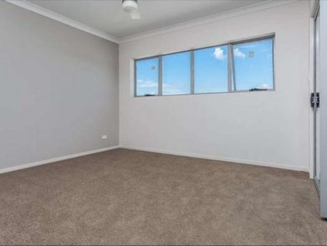 Low Maintenance Living in the Heart of North Lakes