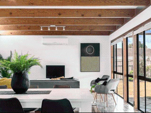 Low Maintenance Living in the Heart of Oaklands Park