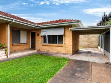 Low Maintenance Living in the Heart of Plympton Park