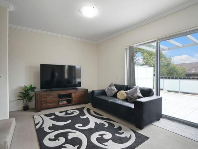 Low Maintenance Living in the Heart of St Marys!